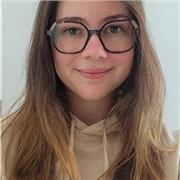 Etudiante en tourisme et ancienne étudiante en lycée international propose des cours d'anglais pour tout âge.